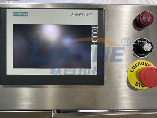 Maszyna do napełniania płynem butelek o pojemności 250 ml Automatyczna linia do napełniania tłoków Capping Labelling Line